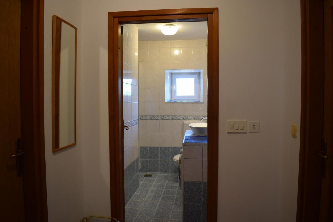 Apartments Sabina I Grapes Malinska Ngoại thất bức ảnh