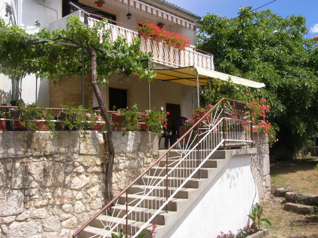 Apartments Sabina I Grapes Malinska Ngoại thất bức ảnh